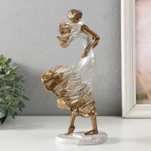 Фигурка полистоун «Девушка с шарфом. Ветер», под бронзу, 12.5x8.5x25 см