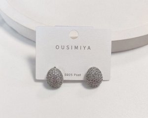 Серьги Вставка: Кристалл
Материал изделия: ювелирный сплав
Размер: 1.2 см

Красивые серьги из специального гипоаллергенного ювелирного сплава, который покрыт золотом или устойчивым родиевым покрытие