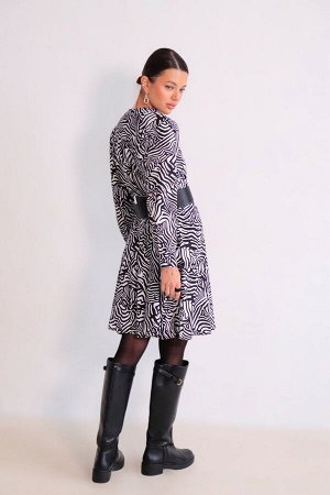 Платье с длинным рукавом чёрное-белое