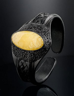 Браслет из чёрной натуральной кожи с овальной вставкой из медового янтаря, 905004117