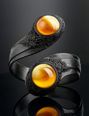 Необычный браслет из кожи с натуральным медовым янтарём «Змейка», 905004136