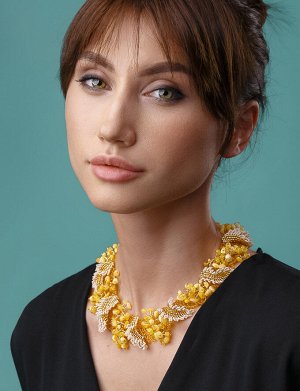 Роскошное колье «Лукоморье» из бисера и натурального янтаря