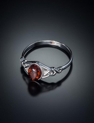 Серебряное кольцо со вставкой из натурального янтаря коньячного цвета «Фрея»