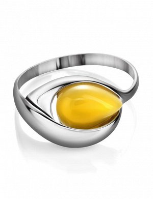 Нежное кольцо «Пион» из серебра с янтарём медового цвета