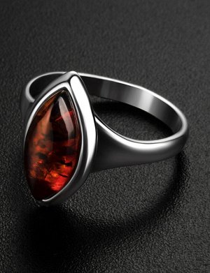 Элегантное серебряное кольцо со вставкой из натурального балтийского янтаря коньячного цвета «Амарант»