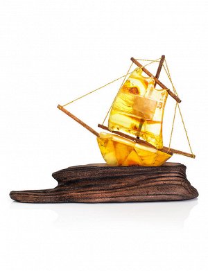 Кораблик из натурального янтаря на деревянной подставке, 907006076