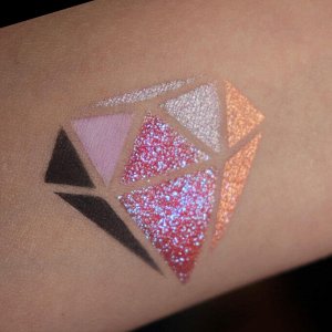 Серый Клык Рассыпчатые тени для век Sigil inspired Tammy Tanuka, тон "Серый Клык", локация Лунные Эльфы.

 Техническая информация:

 Цвет: Вот цвет, словно мех лавандовой шиншиллы - он серый, невесомы