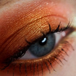 Gourmand Powder based eyeshadow Sigil inspired Tammy Tanuka, shade «Gourmand», location The Moon Plateau

 Information:

 Colour: salmon-coloured satin with microshimmer. Use complexity: medium. We re
