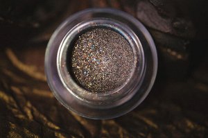 Royalty Powder based eyeshadow Sigil inspired Tammy Tanuka, shade «Royalty», the Misty Lands. 

 Information: That is, indeed, a beautiful multi-color shimmer with the slightest shift.

 Purpose: an a