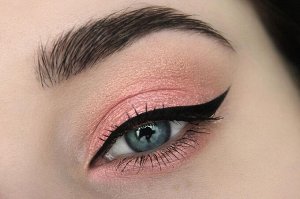 Gourmand Powder based eyeshadow Sigil inspired Tammy Tanuka, shade «Gourmand», location The Moon Plateau

 Information:

 Colour: salmon-coloured satin with microshimmer. Use complexity: medium. We re