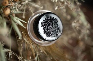 Пацифистка Рассыпчатые тени для век Sigil inspired Tammy Tanuka, тон "Пацифистка", локация Темный Замок.

 
 Техническая информация:
 
 Цвет: нейтральный и универсальный оттенок в ряду светло-корич