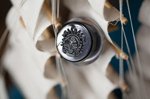 Лоцман Рассыпчатые тени для век Sigil inspired Tammy Tanuka, тон "Лоцман", локация Беспокойное Море. 

 

 Техническая информация:

 Цвет: некрупная синяя слюда. Цвет взволнованного летнего моря. Треб