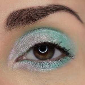 Nymph Powder based eyeshadow Sigil inspired Tammy Tanuka, shade «Nymph», location The Restless Seas 

 

 Information:

 Colour: a teal satin base with a pink tint. Has specks of small shimmering part