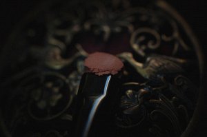 Муза Рассыпчатые тени для век Sigil inspired Tammy Tanuka, тон "Муза", локация Темый Замок.

 

 Техническая информация:

 Цвет: средний коричневый с красноватым подтоном.

 Рекомендации по нанесению: