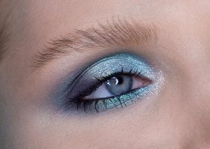 Doctor Powder based eyeshadow Sigil inspired Tammy Tanuka, shade «Doctor», location The Restless Seas 

 

 Information:

 Colour: Cold green metallic. Loud, sparkly, freshly icy. Density is higher th