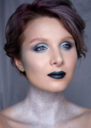 Doctor Powder based eyeshadow Sigil inspired Tammy Tanuka, shade «Doctor», location The Restless Seas 

 

 Information:

 Colour: Cold green metallic. Loud, sparkly, freshly icy. Density is higher th