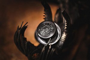 SIGIL Inspired Tammy Tanuka Черная Лилия