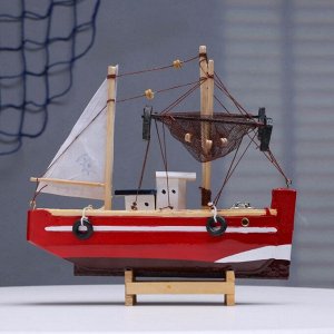 Сувенирная модель корабля «Рыбацкое судно», 20x20см