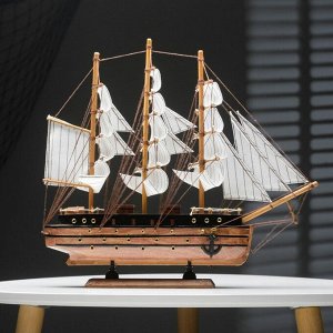 Сувенирная модель корабля «Искатель», 40x7x35см