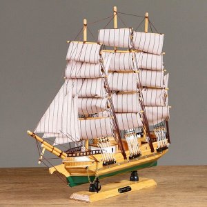 Сувенирная модель корабля «Виксен», борта светлое дерево, 42x49x10 см, паруса МИКС