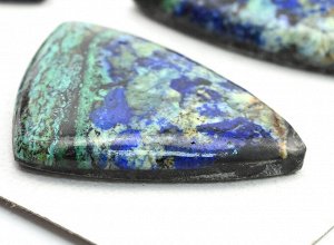 Кабошоны из камня азурмалахит форма грация, комплект тройка