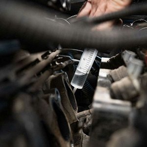 Раскоксовыватель Lavr ML203 Novator Ultra-Fast Engine Carbon Cleaner, для бензиновых и дизельных двигателей до 2000см³, бутылка 190мл (+шприц), арт. Ln2506