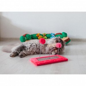 Игрушка для кошек с 3 дразнилками и когтеточкой, 27x15.5x25 см, микс цветов