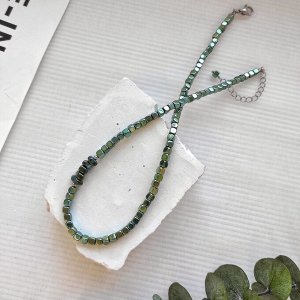 Чокер из кубиков из гематита зелёные травянистые оттенки
