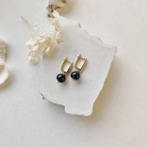 Серьги с темным жемчугом короткие