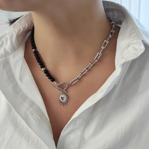 Колье с чёрным агатом и цепью с кулоном солнце