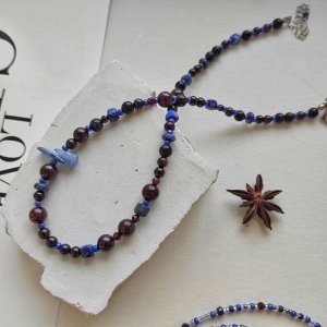 Сет из 2х чокеров из натуральных камней: гранат, лазурит, кианит, авантюрин