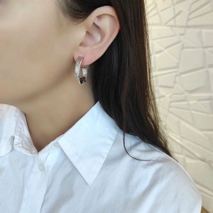Серьги - гвоздик кольца в белом металле