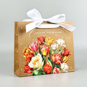 Пакет ламинированный с лентой «Самой нежной», M 30 * 9 * 26 см