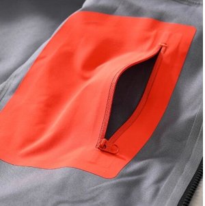 Куртка водонепроницаемая, ветрозащитная (мембрана GORE-TEX) внутри подклад, с капюшоном, белый