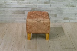 Банкетка Селеста на деревянных опорах 40*40
