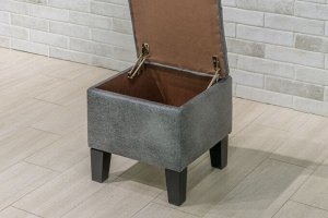 Банкетка Селеста на деревянных опорах 40*40