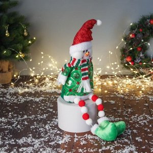 Игрушка мягкая «Снеговик в сияющем костюме и шарфике» 49x19 см, красно-зелёный