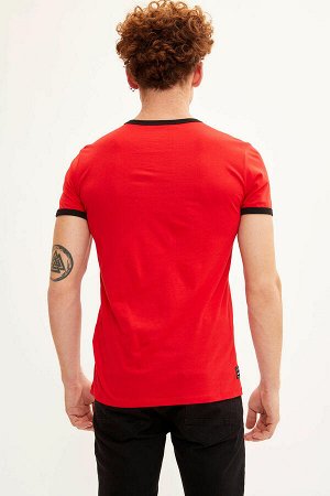футболки Размеры модели: рост: 1,85 грудь: 98 талия: 78 бедра: 83 Надет размер: XS  хлопок 100%