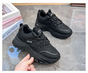 Женские кроссовки, цвет черный