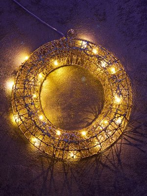 Фигура световая «Венок», 30x30х5 см, 20 LED, батарейки ААх2 (не в компл.), свечение тёплое белое