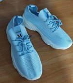 Кроссовки