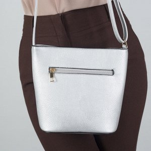 Сумка женская, отдел на молнии, наружный карман, регулируемый ремень, цвет серебро