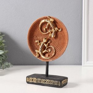 Фигурка полистоун «Две ящерицы на плетёном круге», золото, 5x12x20.5 см