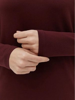 Женский лонгслив прямого кроя с длинными рукавами и круглым вырезом горловины
