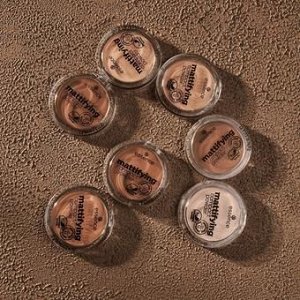 Пудра компактная essence Mattiifying compact powder мягкий беж т.02