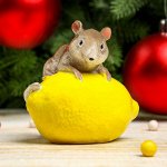 Сувенир полистоун &quot;Мышка на лимоне&quot; 6,5х7,5х4,5 см