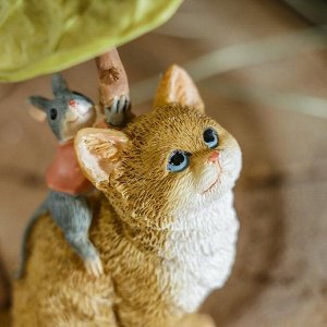 Сувенир полистоун "Кот с мышкой под балдахином" 7х4,5х11,5 см