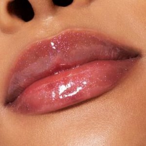 Блеск для губ Catrice с эффектом увеличения объёма Max It Up Lip Booster Extreme 050