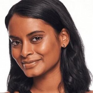 Хайлайтер Catrice More Than Glow Highlighter 030 Beyond Golden Glow золотой