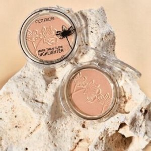 Хайлайтер Catrice More Than Glow Highlighter 030 Beyond Golden Glow золотой